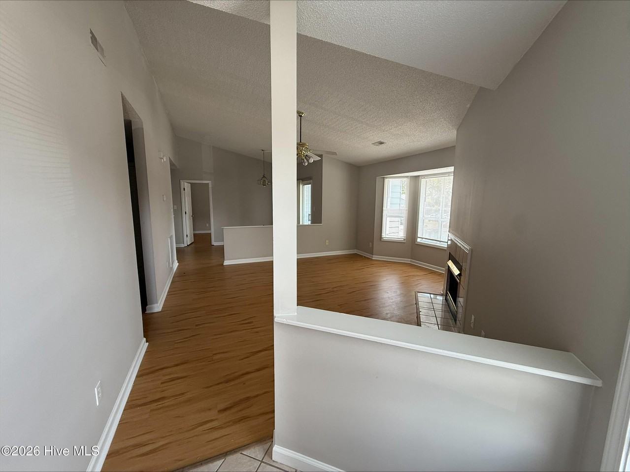 102 Breezewood Dr - Photo 2 of 9