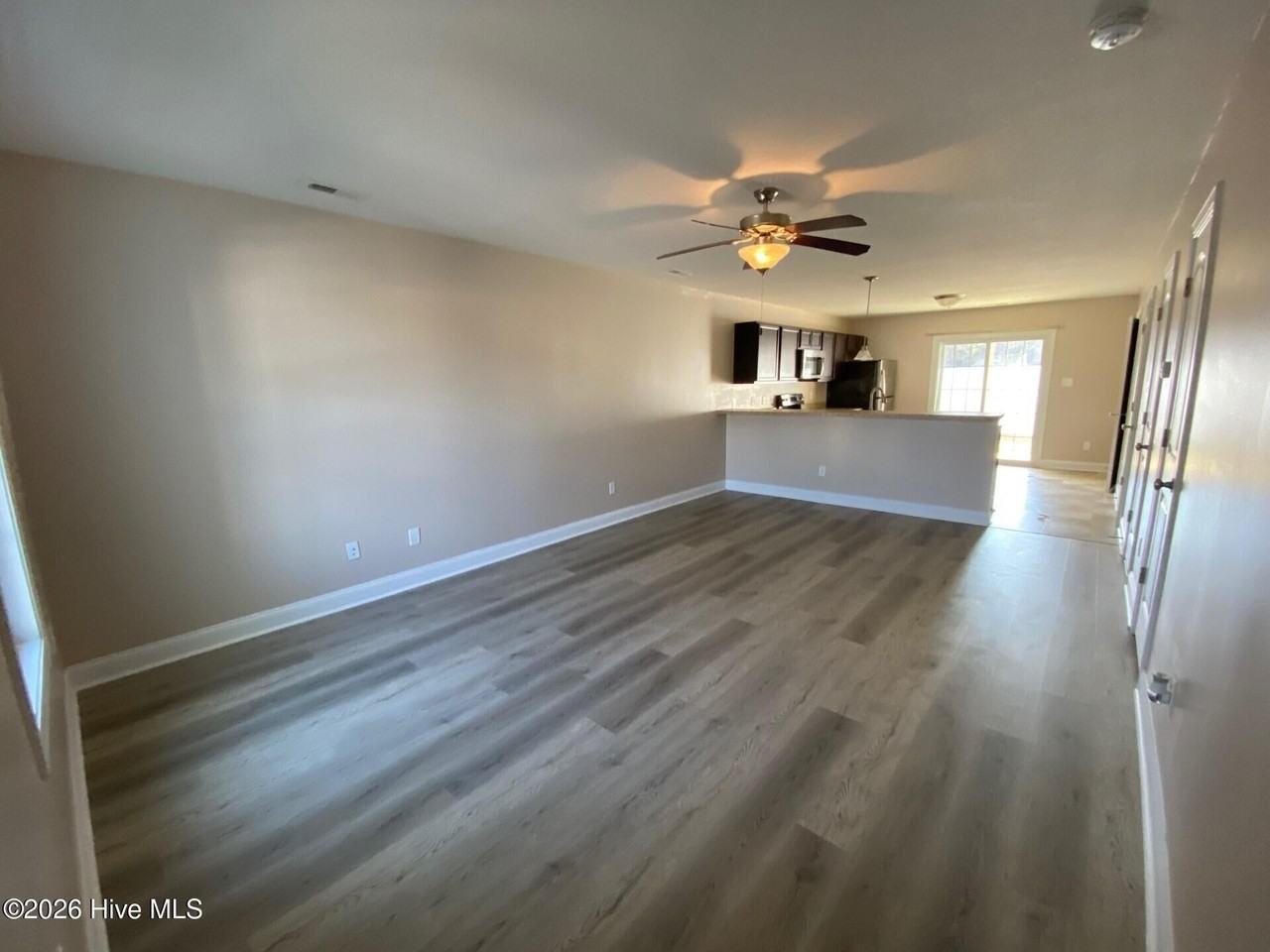 127 W Murrow Ln - Photo 2 of 8