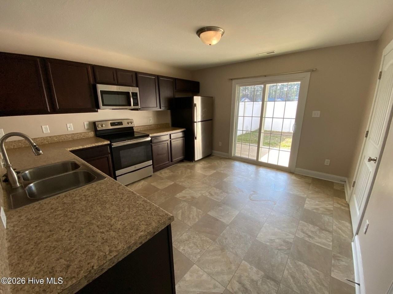 127 W Murrow Ln - Photo 3 of 8