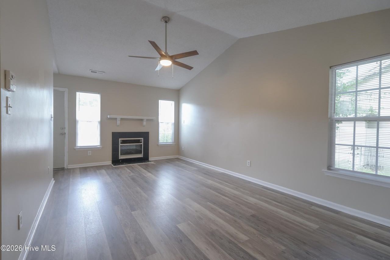 1091 W Pueblo Dr - Photo 4 of 8