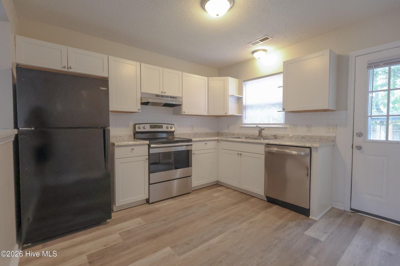 1091 W Pueblo Dr - Photo 5 of 8
