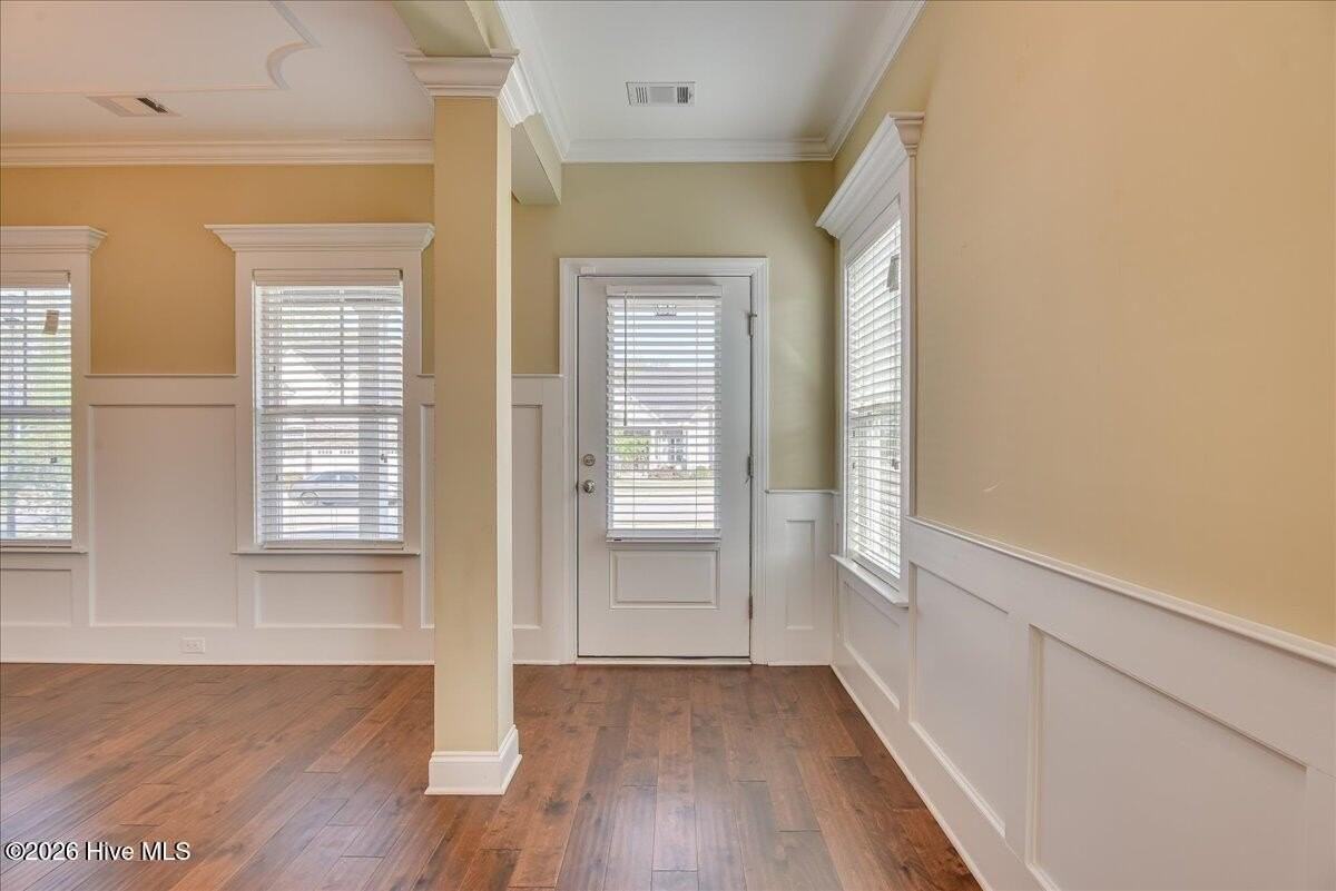 455A Kirkwood Dr - Photo 4 of 36
