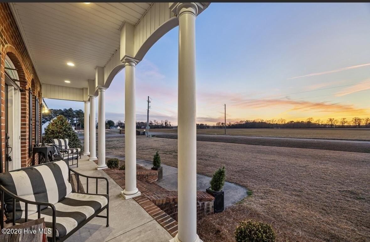 103 Arabian Cir - Photo 4 of 50