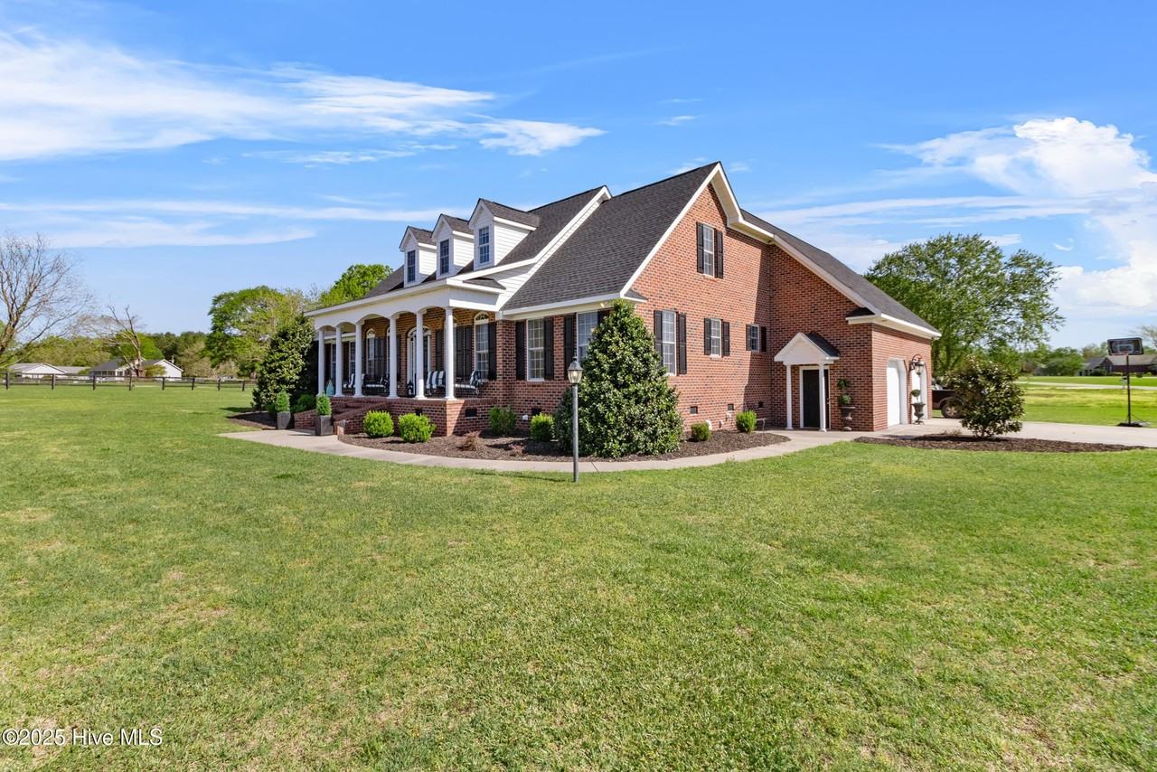 103 Arabian Cir - Photo 6 of 50