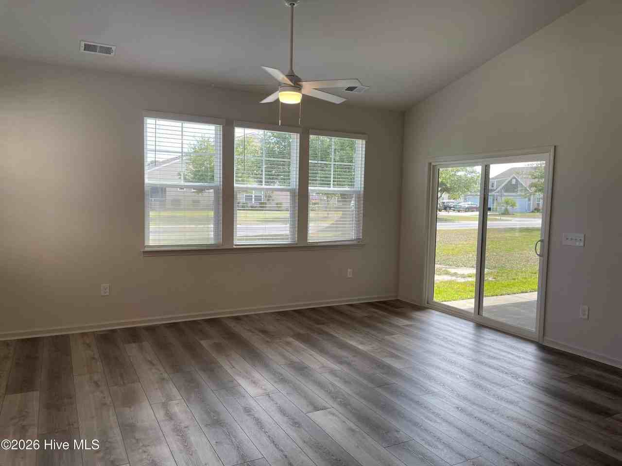 3023 Cedar Creek Ln - Photo 3 of 47