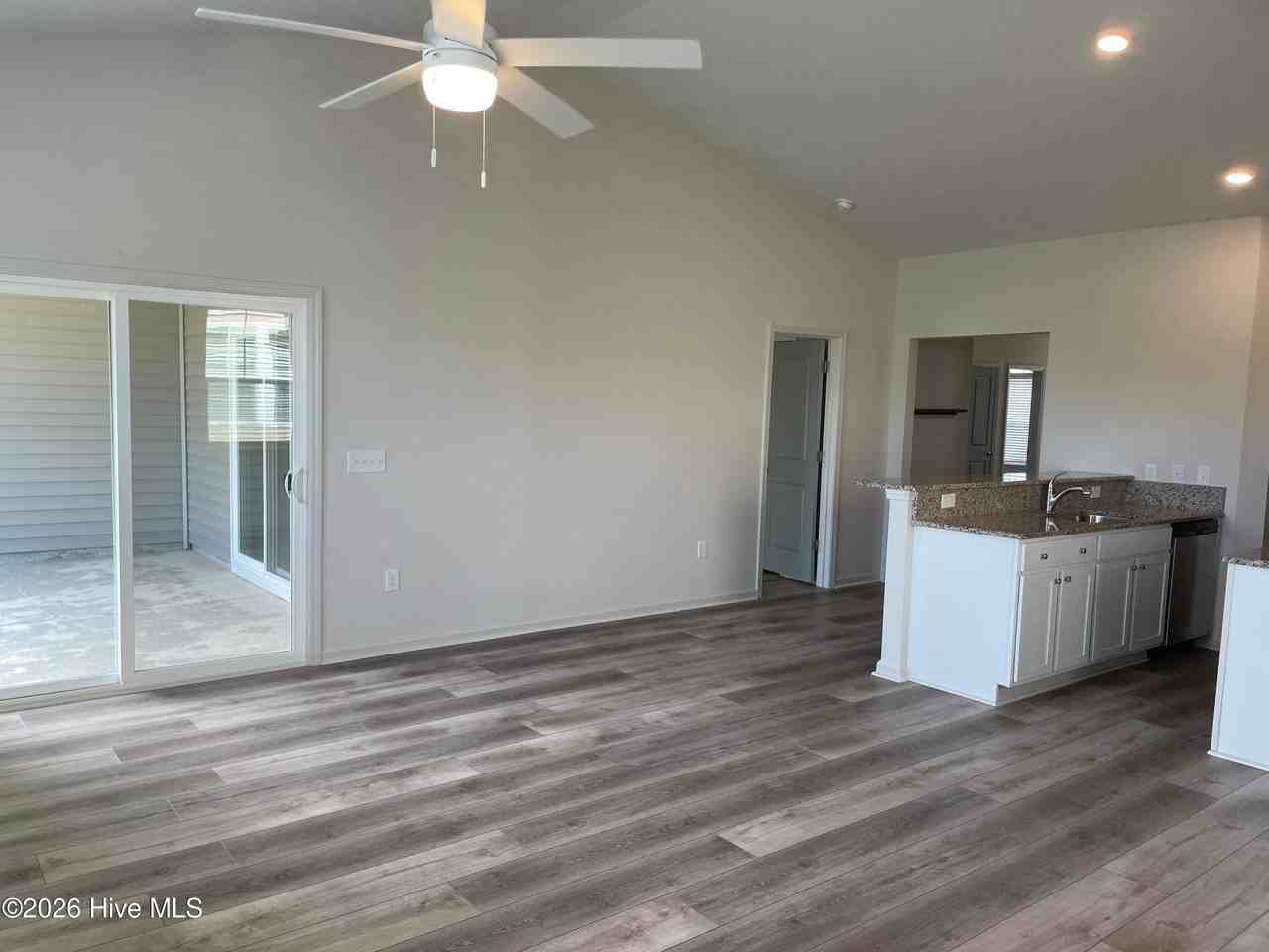 3023 Cedar Creek Ln - Photo 6 of 47