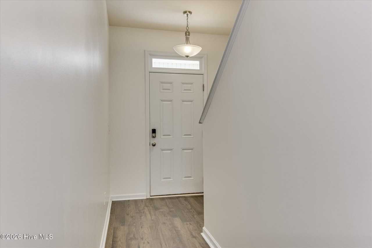 1147 Sims Dr - Photo 6 of 48