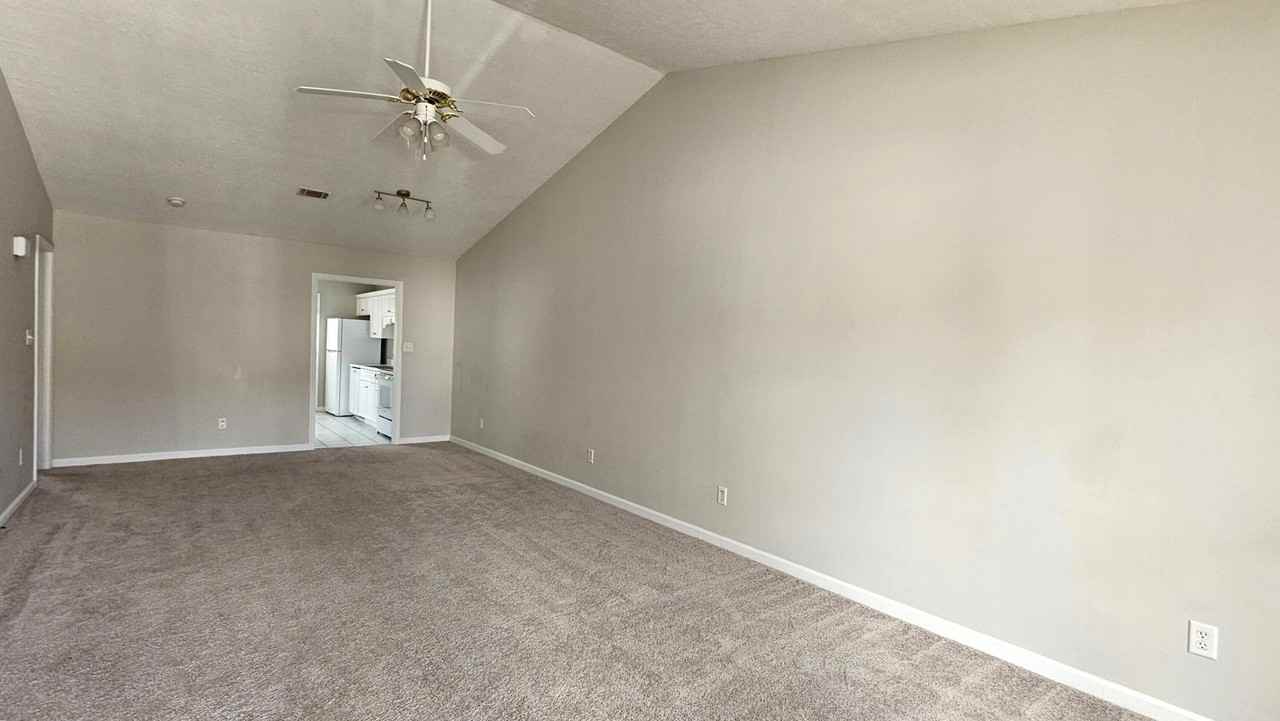 340 Greendale Pl - Photo 2 of 11