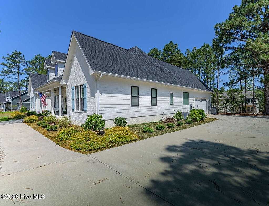 237 Carriage Park Dr - Photo 3 of 33