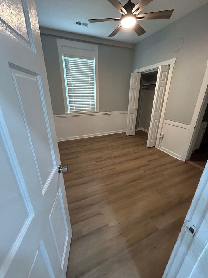 98 Lee Ave #B - Photo 6 of 8