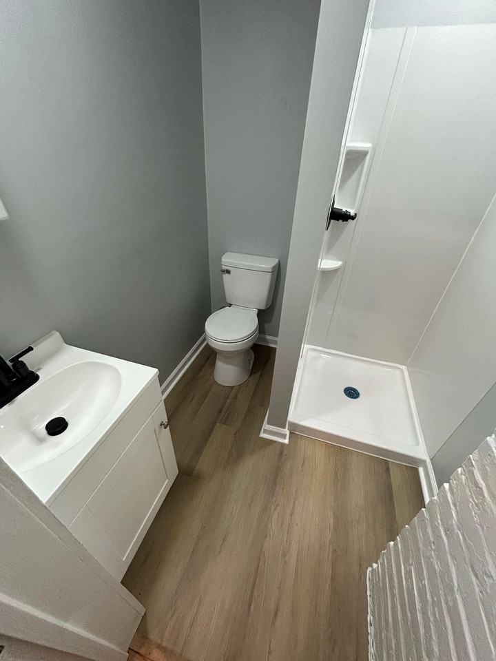 98 Lee Ave #B - Photo 7 of 8