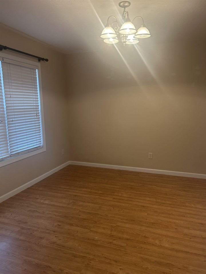 125 Joyce Dr - Photo 7 of 17