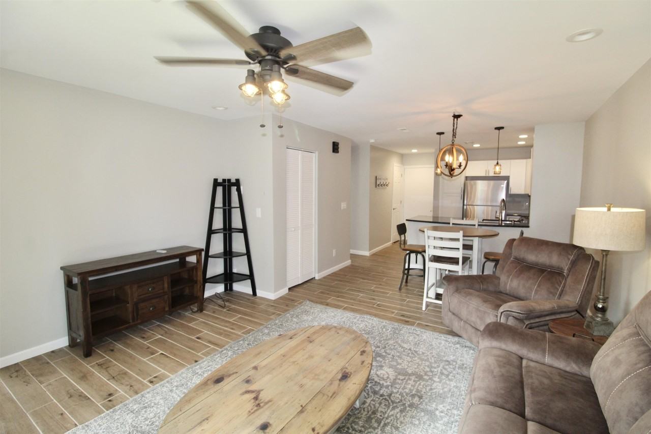 1360 Hunters Rd #D - Photo 3 of 19