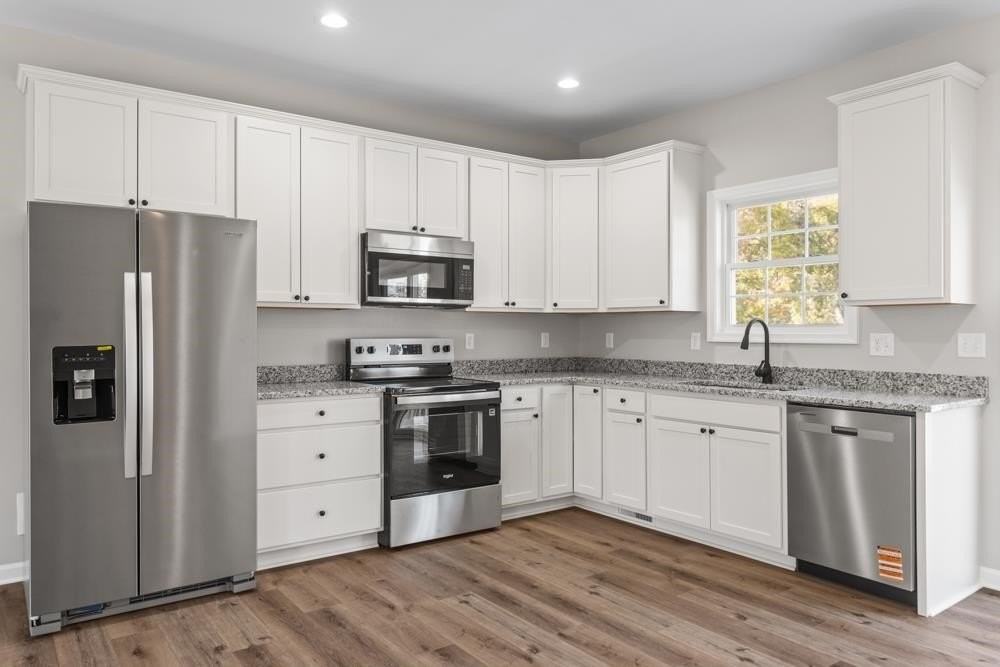 317 Ivanhoe Ave - Photo 2 of 38