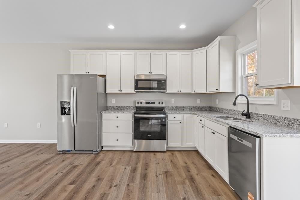 317 Ivanhoe Ave - Photo 5 of 38