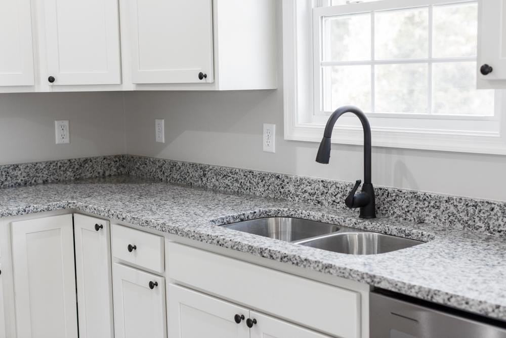 317 Ivanhoe Ave - Photo 6 of 38