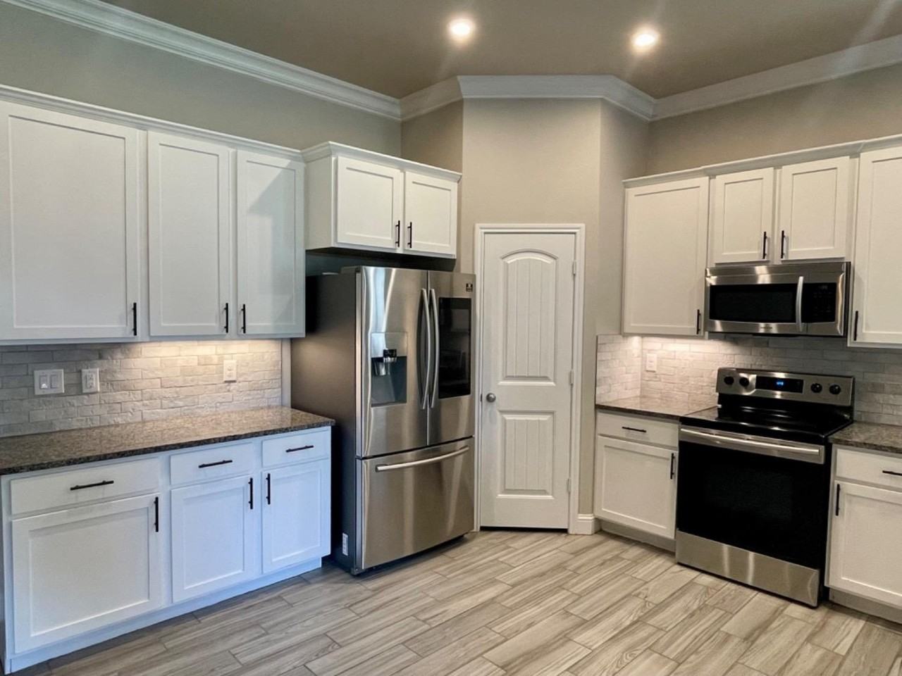 7113 90th St - Photo 5 of 23