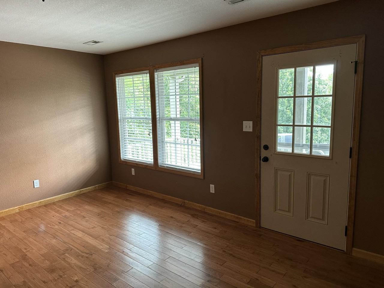 111 Springdale Ave #B - Photo 4 of 13