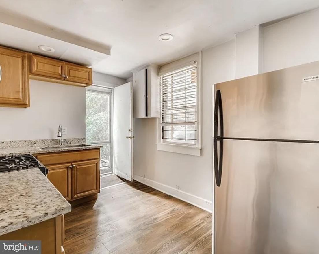 2032 Etting St - Photo 5 of 9