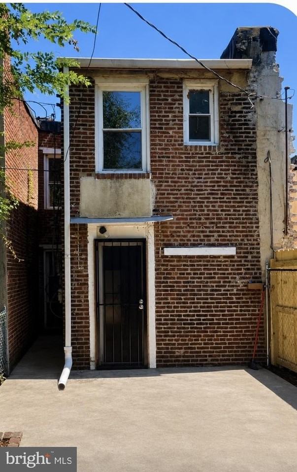 2032 Etting St - Photo 7 of 9