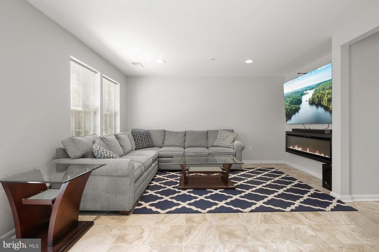 9364 Paragon Way - Photo 3 of 27