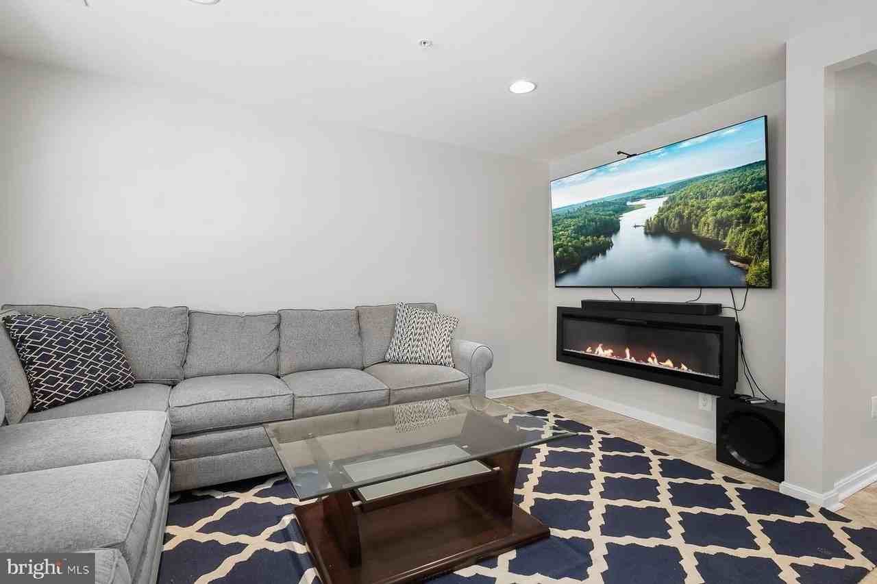 9364 Paragon Way - Photo 4 of 27