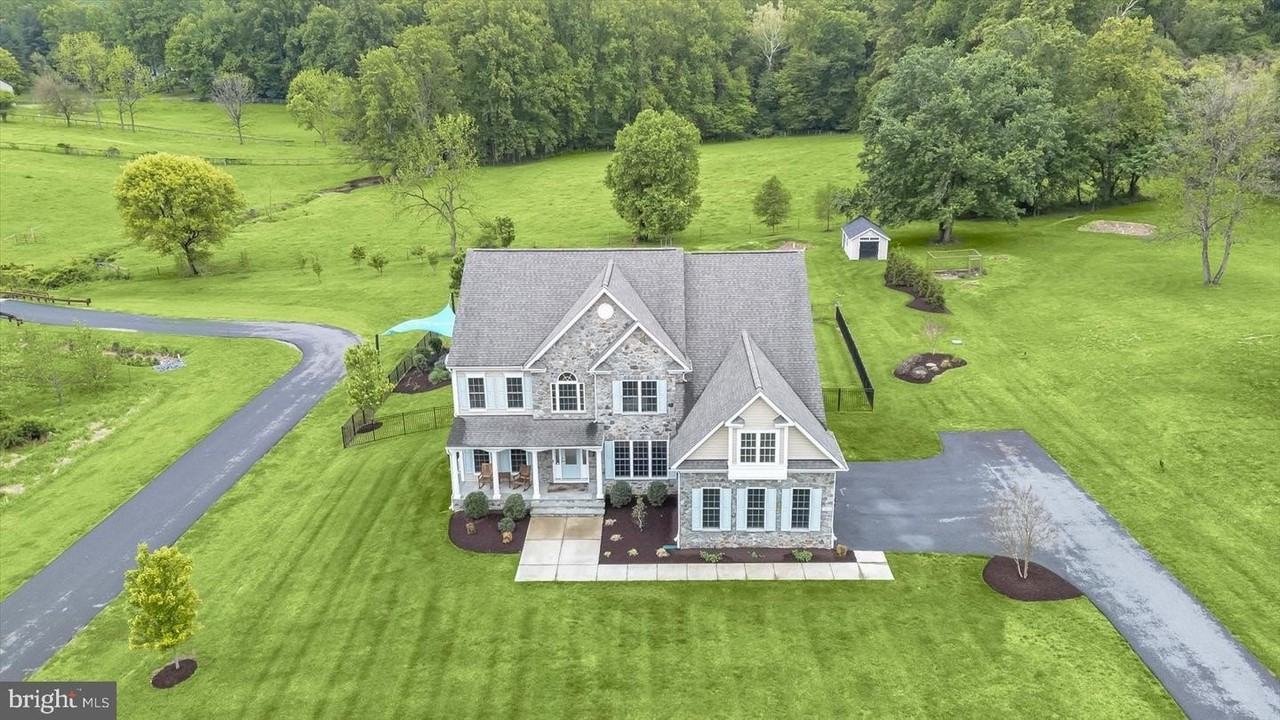 13519 Allnutt Ln - Photo 3 of 50