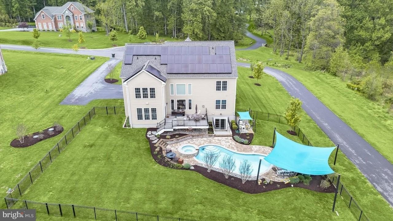 13519 Allnutt Ln - Photo 4 of 50