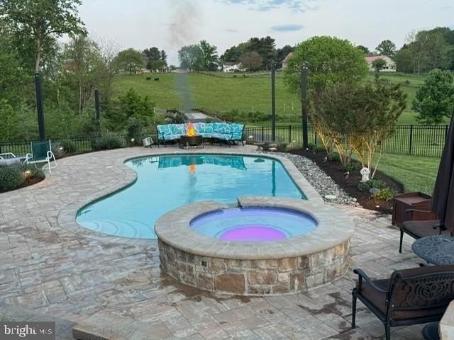 13519 Allnutt Ln - Photo 5 of 50