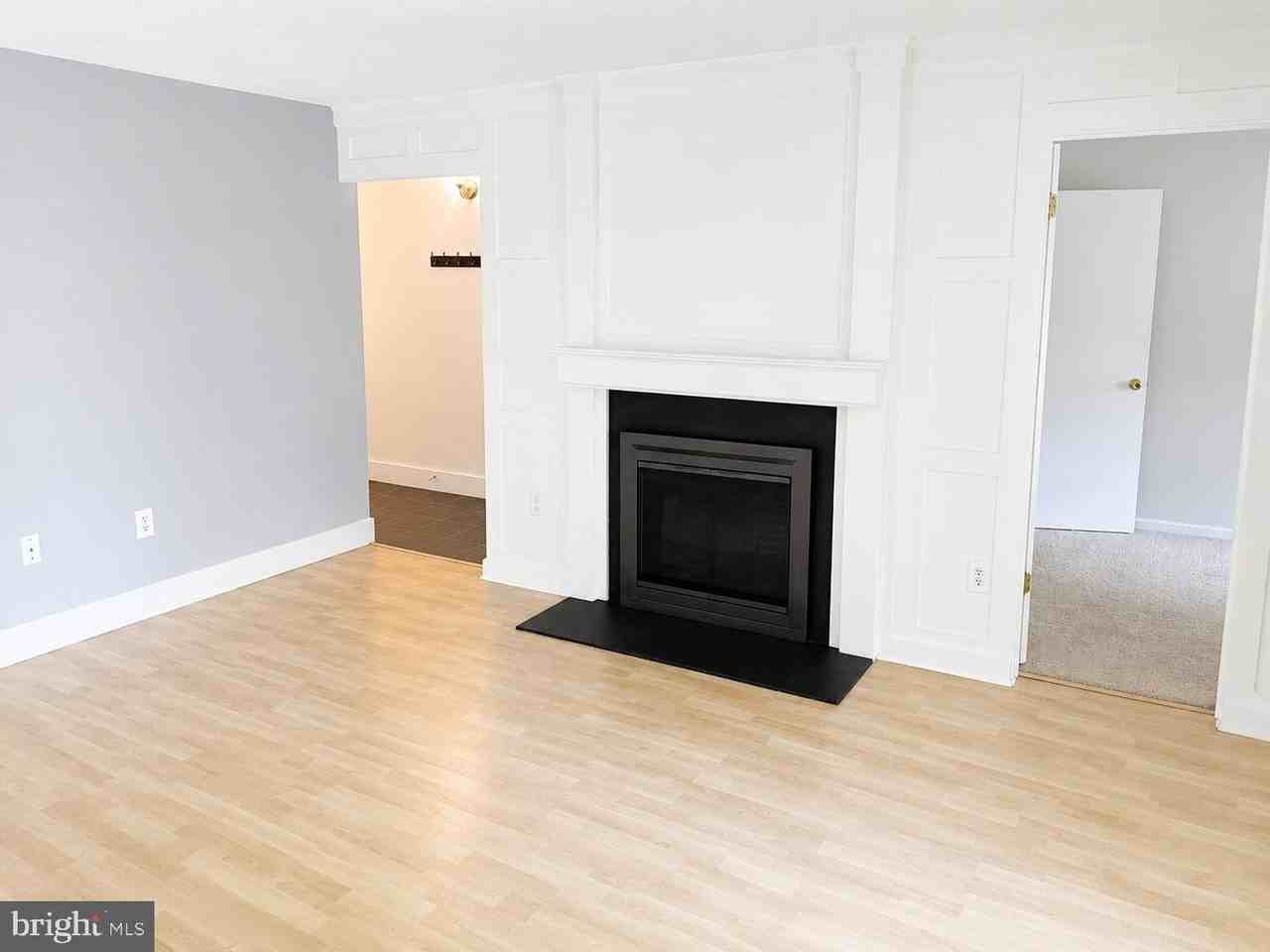 20208 Shipley Ter - Photo 4 of 13