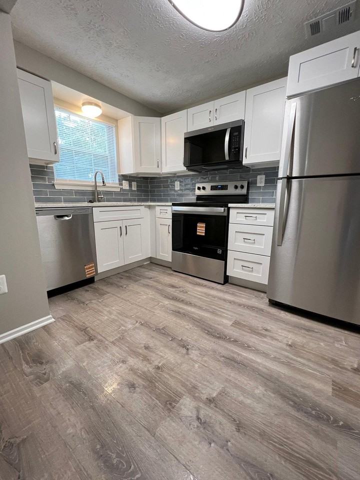 16337 Pewter Ln - Photo 5 of 18