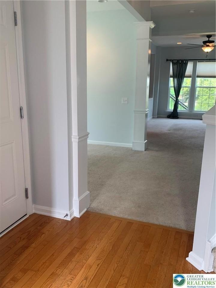 1859 Hemming Way - Photo 4 of 40