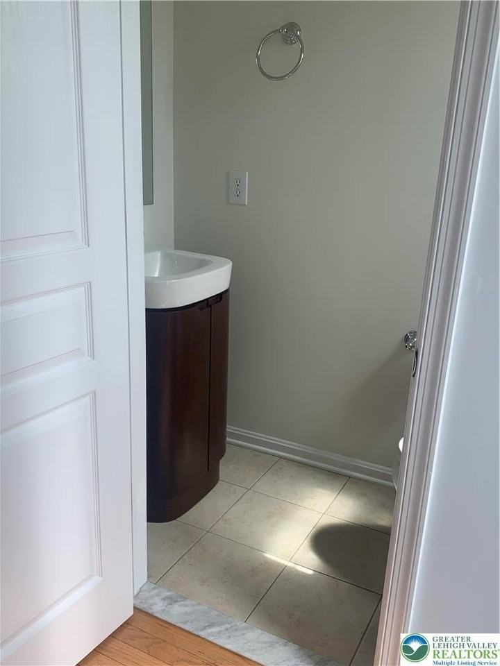 1859 Hemming Way - Photo 6 of 40