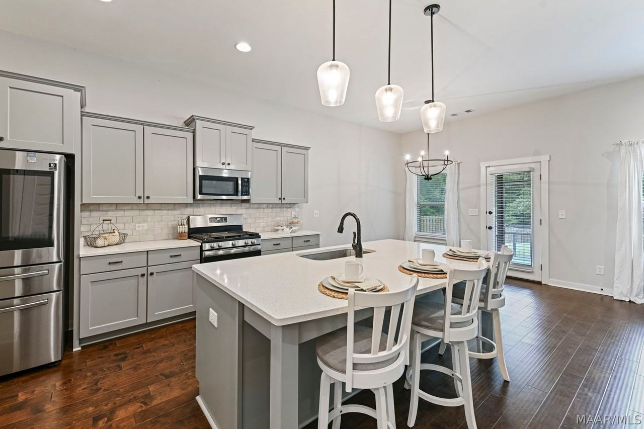 731 Hedgefield Way - Photo 3 of 41