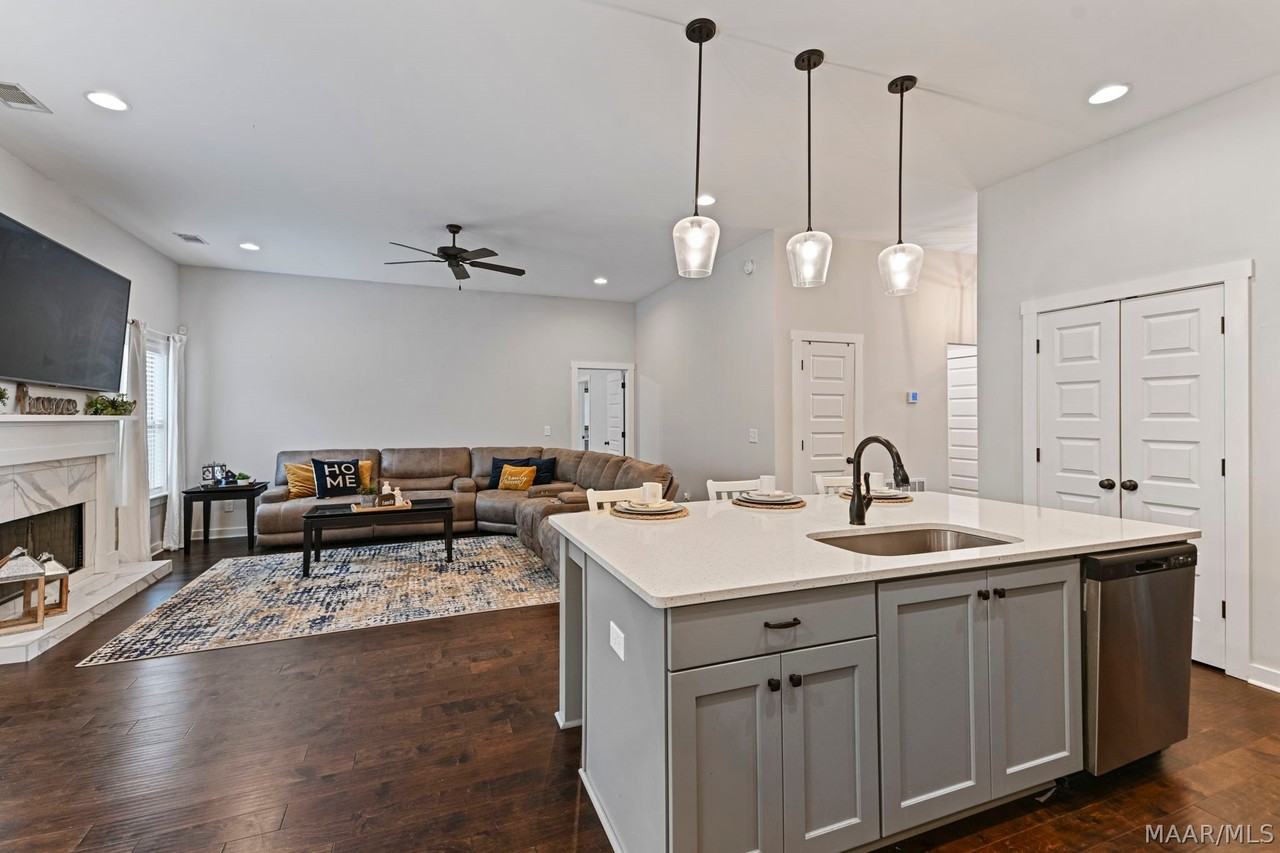 731 Hedgefield Way - Photo 6 of 41