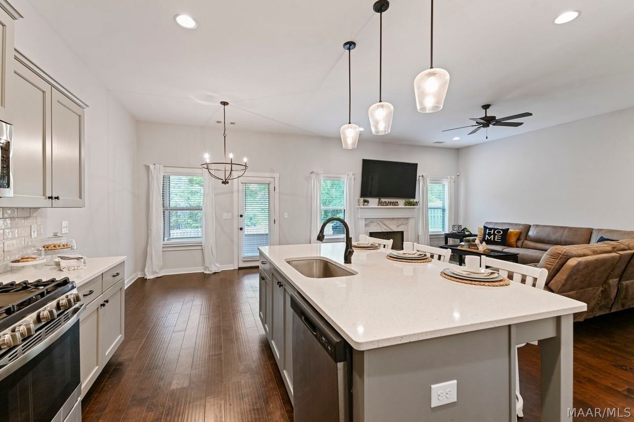 731 Hedgefield Way - Photo 7 of 41