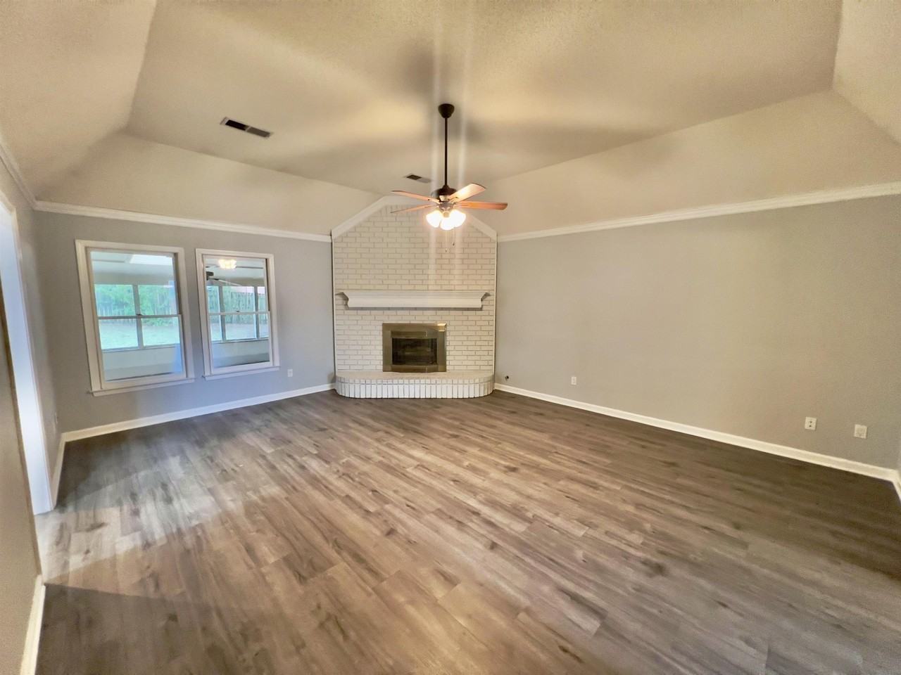 545 Wilkes Cv - Photo 5 of 20