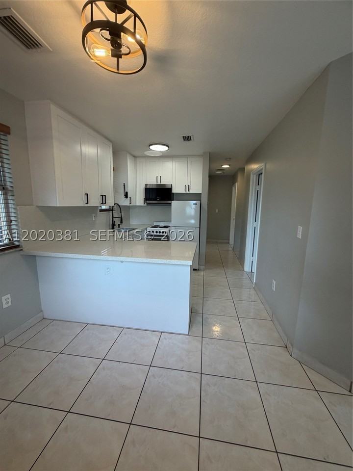 16940 Sw 94th Ave #0 - Photo 5 of 17