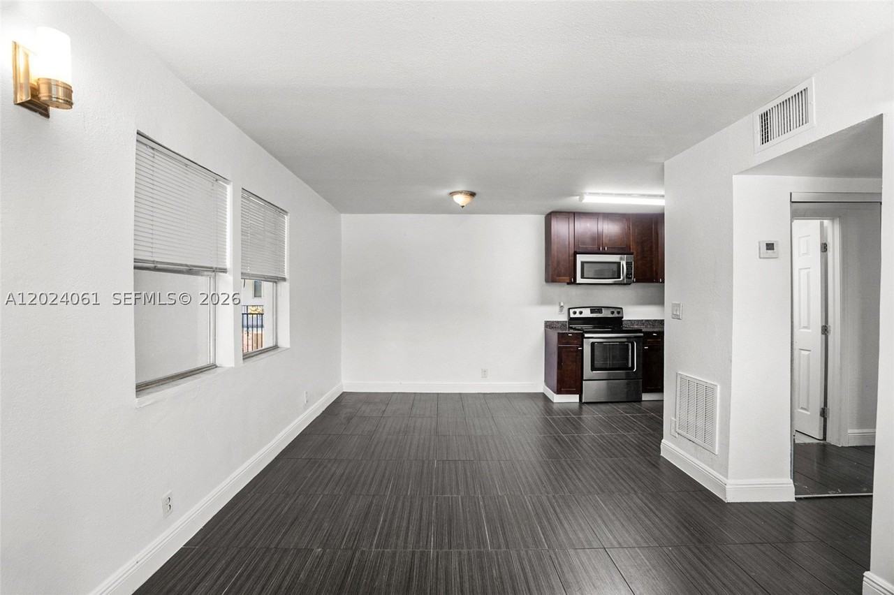 37 Sw 14th St #16 - Photo 5 of 23