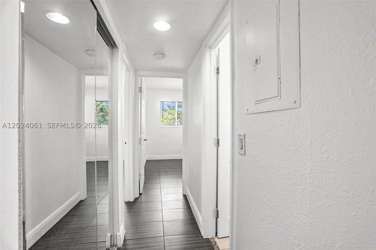 37 Sw 14th St #16 - Photo 7 of 23