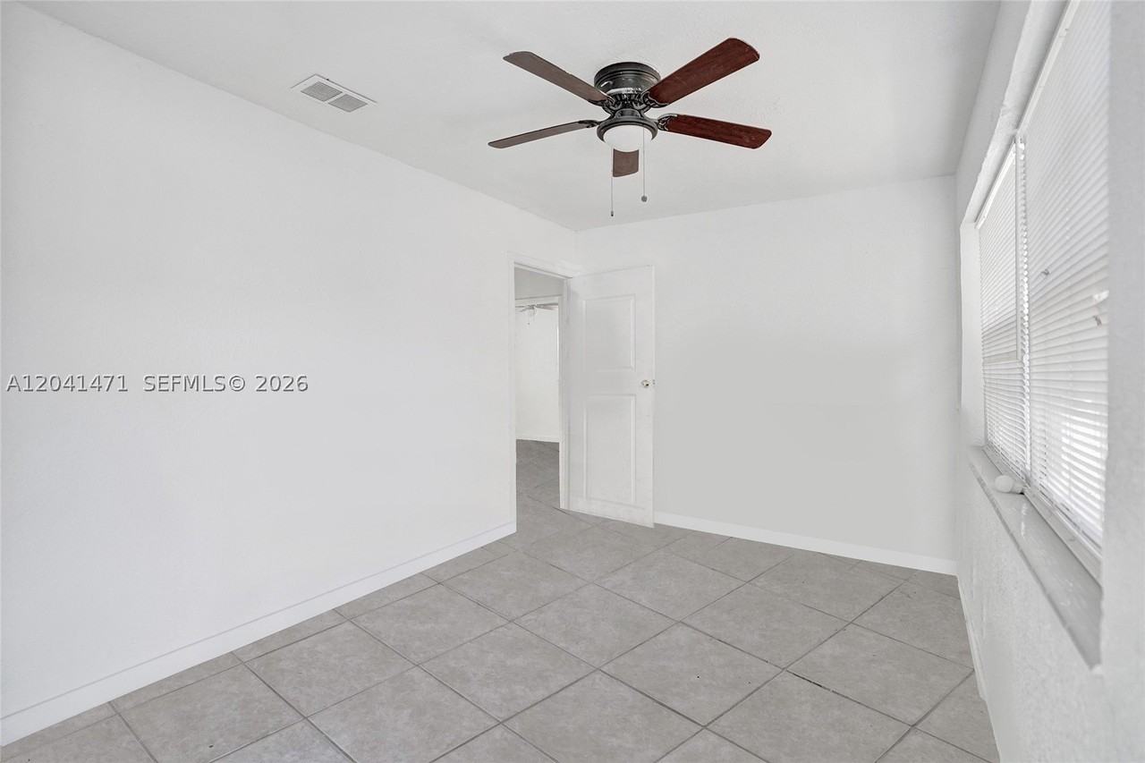 701 Sw 7th St - Photo 3 of 19