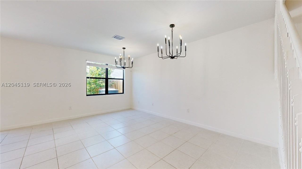 10004 Sw 231st Ln #10004 - Photo 4 of 28