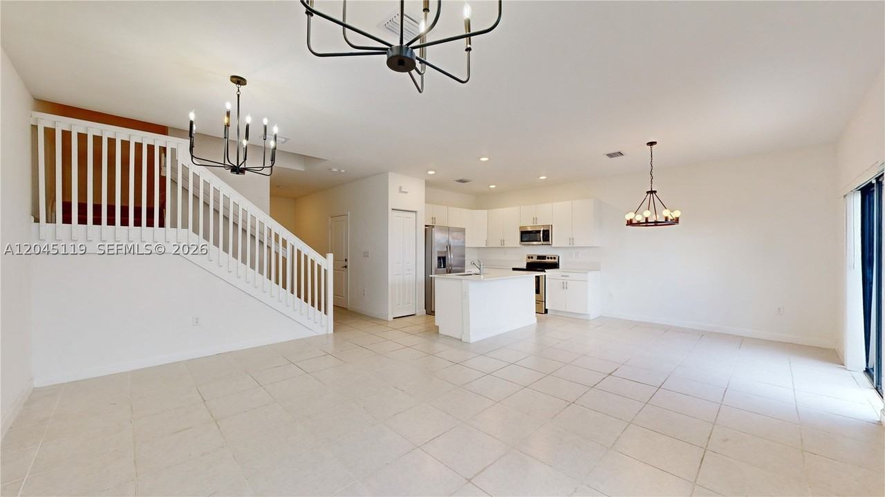 10004 Sw 231st Ln #10004 - Photo 5 of 28