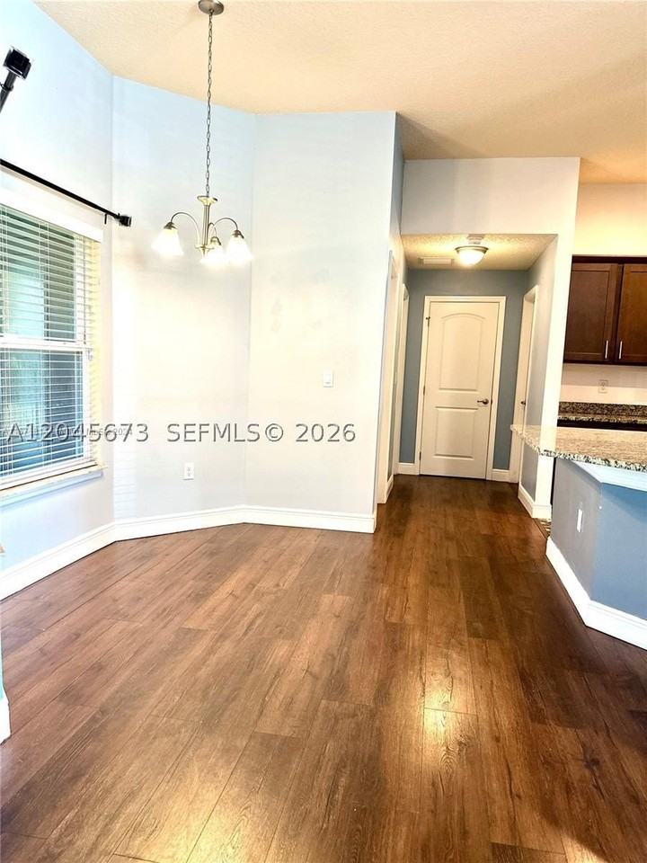 4900 Nw Ironton Ave - Photo 6 of 16