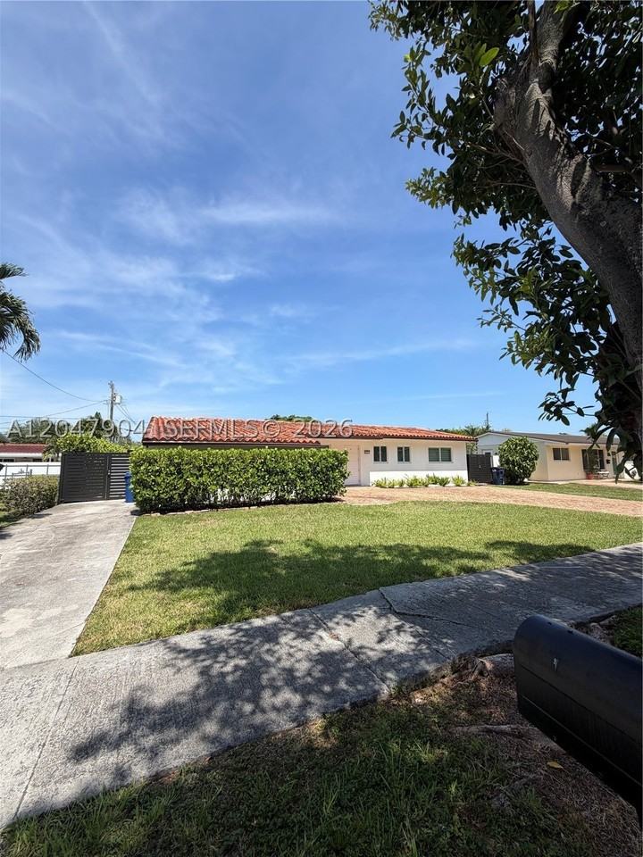 4401 Sw 102nd Pl - Photo 2 of 21