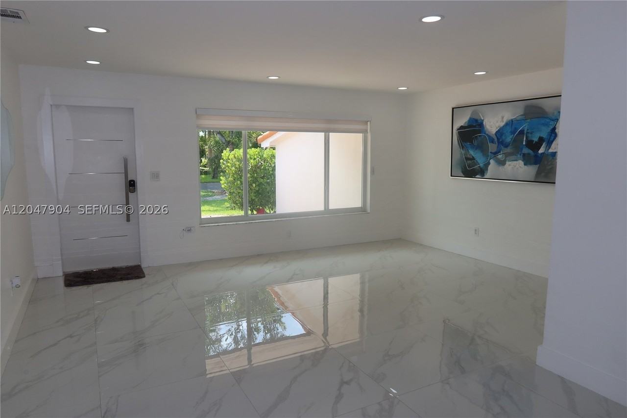 4401 Sw 102nd Pl - Photo 3 of 21