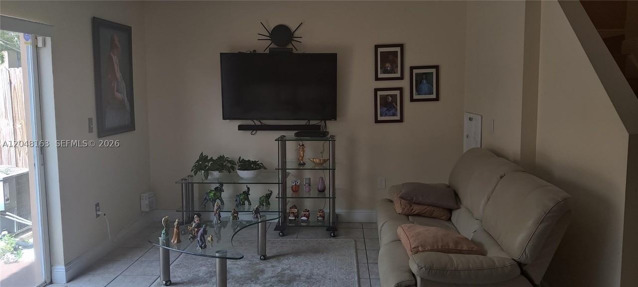 14063 Sw 177th St - Photo 5 of 10