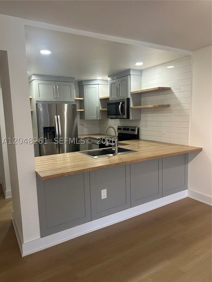 10425 Sw 112th Ave #215 - Photo 2 of 22