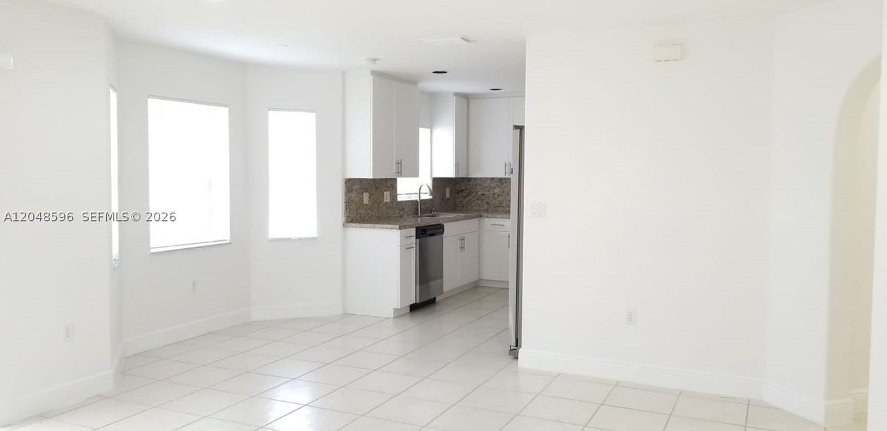 2420 Nw 137th Ter #2420 - Photo 3 of 17