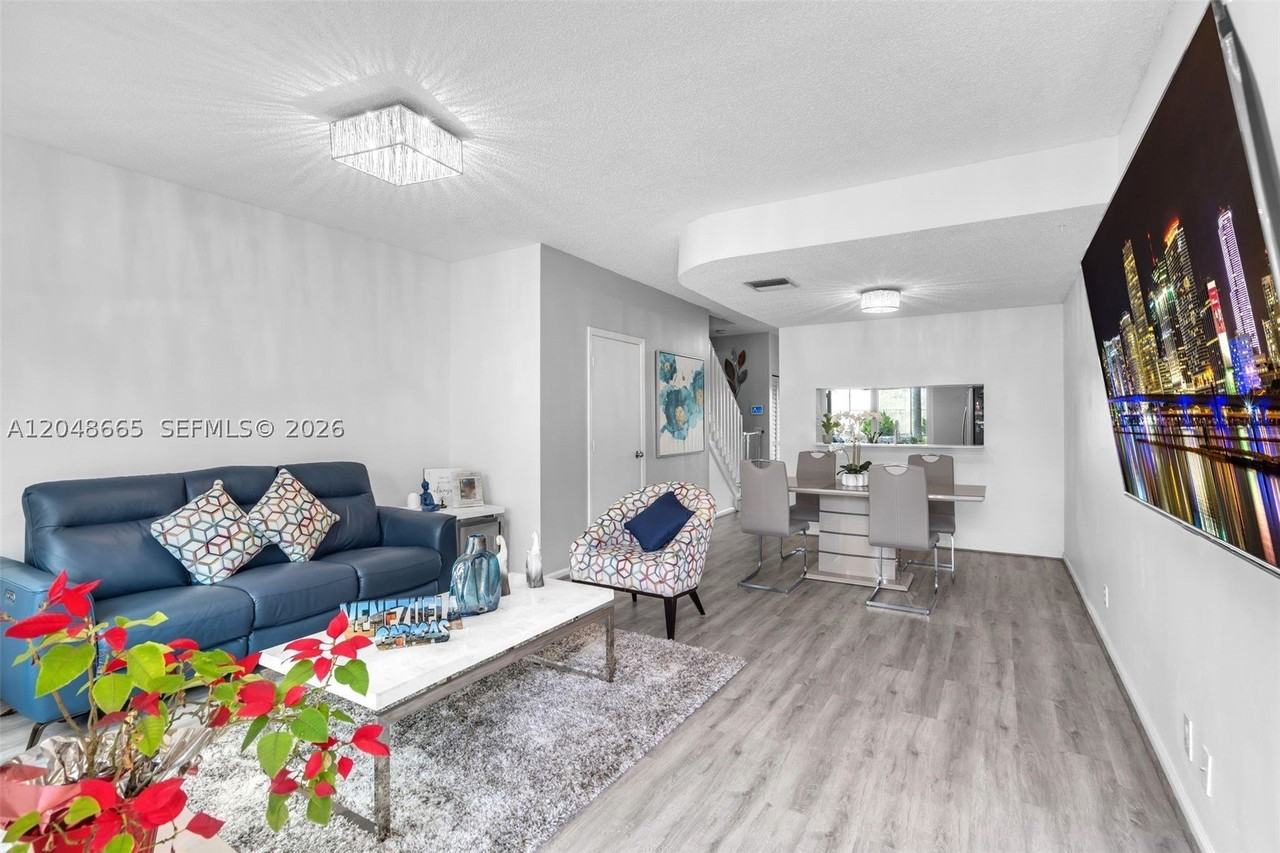 9925 Nw 57th Mnr #00 - Photo 6 of 38